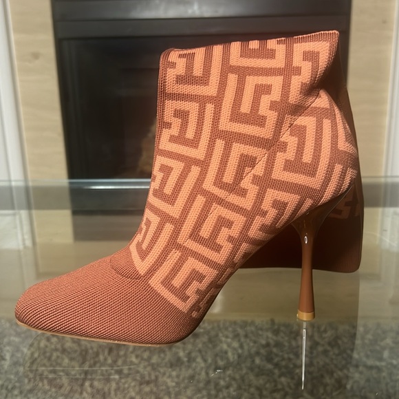 New In Box Leighton Printed Knit Heeled Boots, 9/10 - Picture 6 of 9